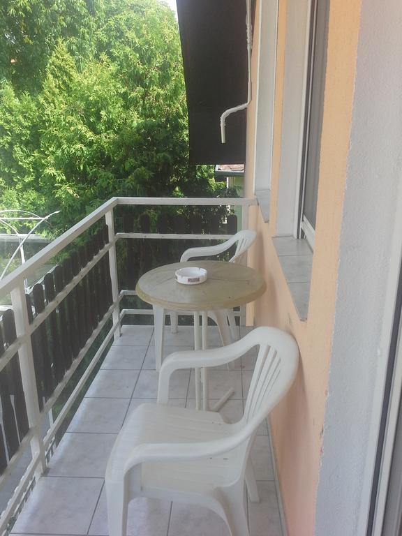 Friends Villa Apartments Heviz Exterior photo